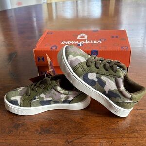 NWT Oomphies Camouflage Sneakers, size 8c